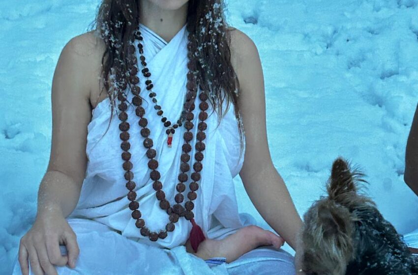  Foreigners living in rishikesh spreading hindi language awareness