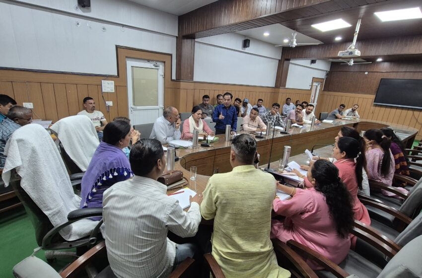  Board meeting of the Municipal Council of Muni Ki Reti-Dhalwala was convened at the Municipal Auditorium, presided over by Council Chairperson Neelam Bijalwan.