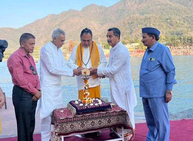  Balinese Cultural Delegation Performs at Rishikesh’s Shatrughan Ghat