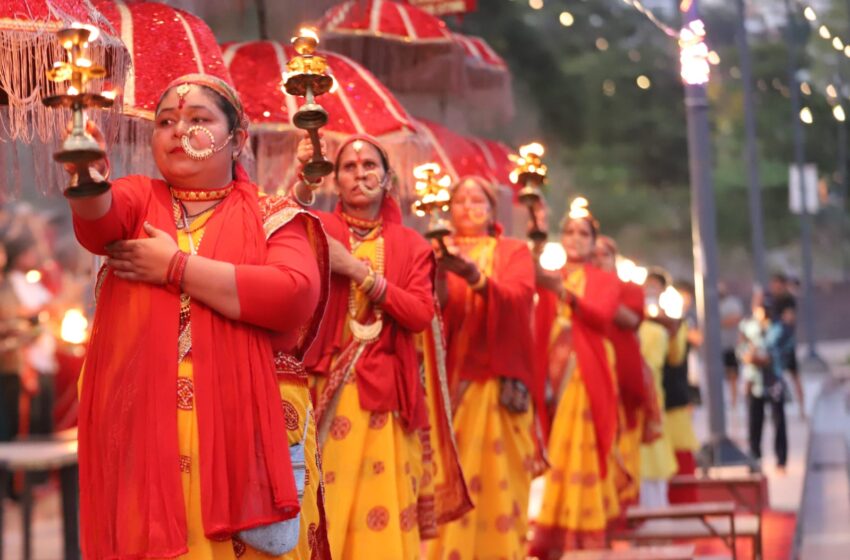  Women Perform Special Ganga Aarti at Rishikesh to Welcome Iran-Israel-US Ceasefire