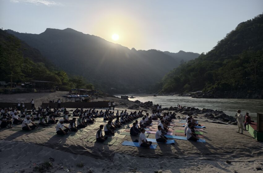  International Yoga Day: Arogyadham Conducts Special Session for Indian Army at Neem Beach, Rishikesh
